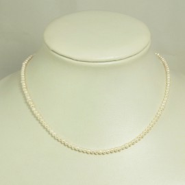 Collier perles d'eau douce blanches  2,5/3mm